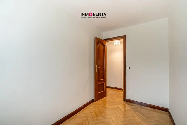 Avenida marqués de corbera — 12