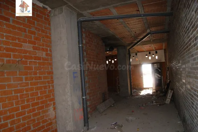 ALQUILER LOCAL COMERCIAL EN ESQUINA EN FASE II - foto 2