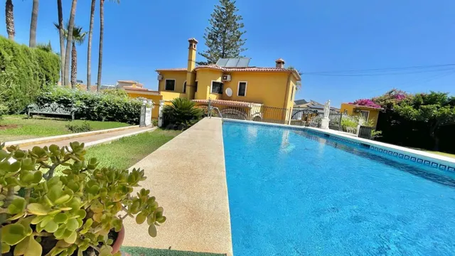 Chalet 7 habitaciones 411m² en venta - Manantiales-Lagar-Cor - foto 2