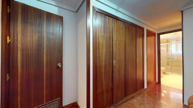 Amplio piso de 141 m2 con cochera y trastero en calle Gonzalo Ximénez de Quesada — 40