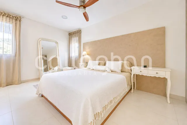 Exclusiva vivienda en Cruz de Gracia: elegancia, amplitud y privacidad — 15