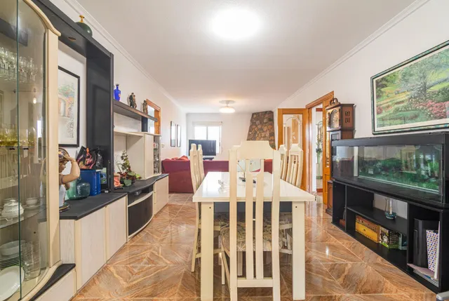 Chalet sito en Valverde con 6 habitaciones, 3 baños, piscina y garaje — 28