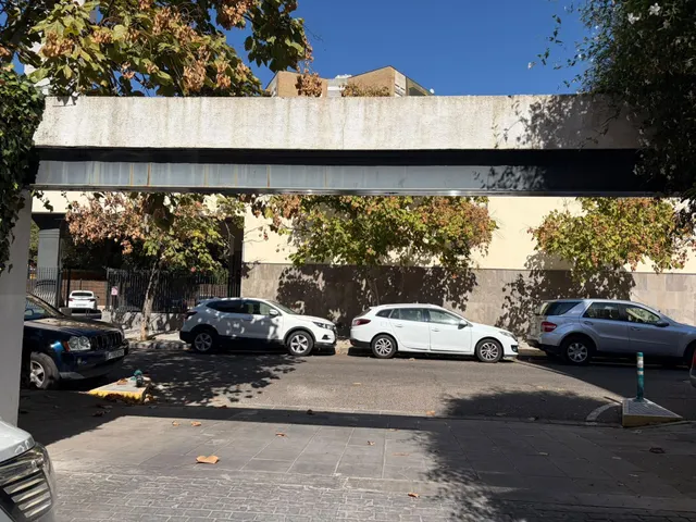 Plaza de garaje en venta por 20.000 € | Fácil acceso cerca de Felipe II — 10