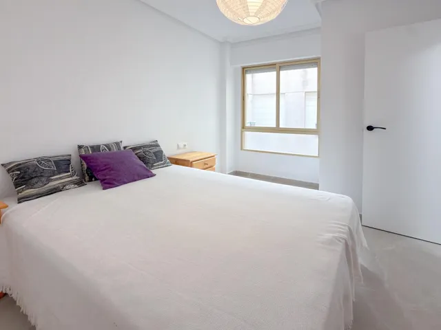 OPORTUNIDAD! Fantástico apartamento reformado con confortable terraza y vistas despejadas (210 Mts playa) — 21