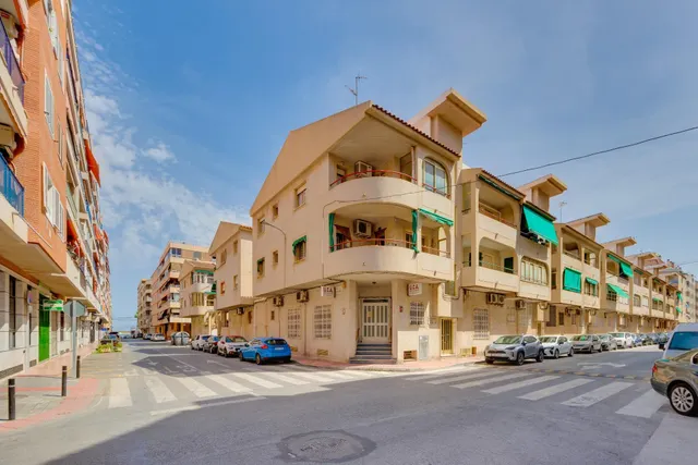 Amplio Apartamento en Acequion, Torrevieja - ¡A solo 250m de la Playa! — 25