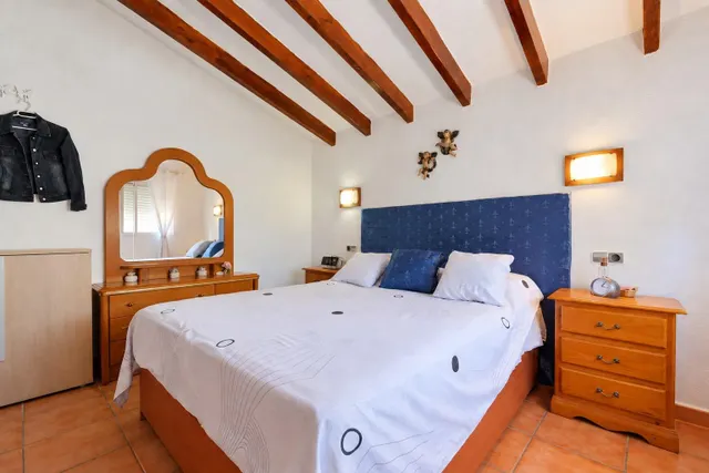 Descubre esta impresionante villa reformada ubicada cerca de Calpe, a pocos minutos andando del centro y las playas — 26