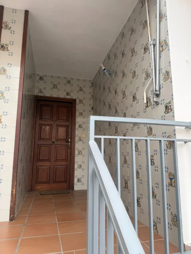 VIVIENDA ADOSADA DE 3 PLANTAS CON GARAJE , 4 habitaciones , AMPLIAS TERRAZAS EN SEGUR DE CALAFELL. — 39