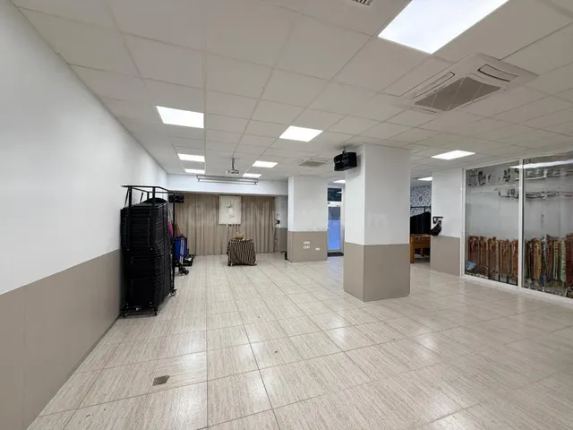 Local comercial 200m² en venta - Benimaclet