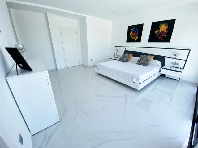 CHALET DE DISEÑO INDEPENDIENTE CON PISCINA — 12