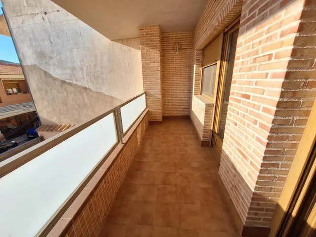 Casa familiar en el centro de Pinoso con gran garaje y potencial de negocio | ¡Solo 780 €/m2! — 24