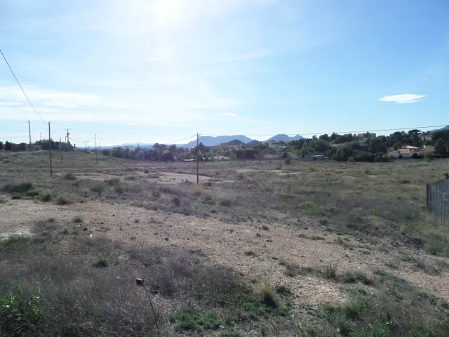 OPORTUNIDAD SOLAR URBANO IDONEO PARA construcción DE CHALETS MUY PROXIMO A ALICANTE — 9