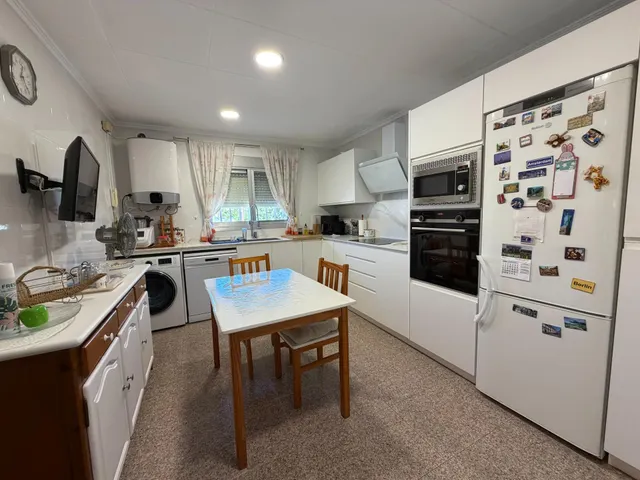 Espectacular Chalet en La Pobla de Vallbona - Ideal para Vivir — 23
