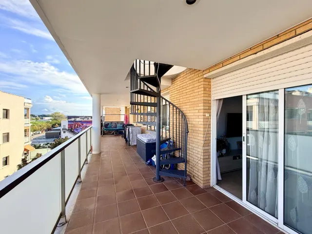 ATICO CON 4 habitaciones GRAN TERRAZA SOLARIUM PARKING PISCI