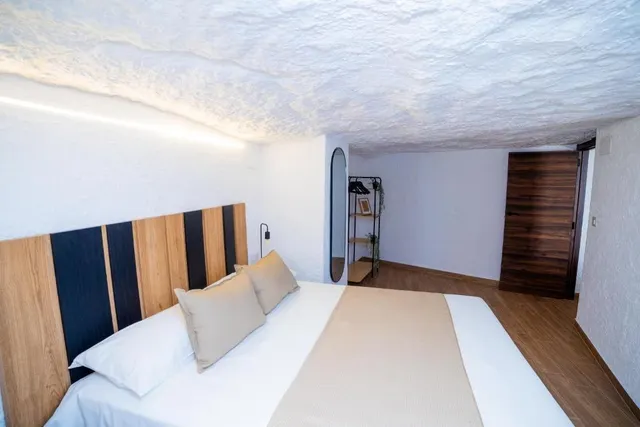 Complejo rural de 4 alojamientos dedicado a alquiler vacacional en Alcalá del Júcar: una joya para inversores — 23