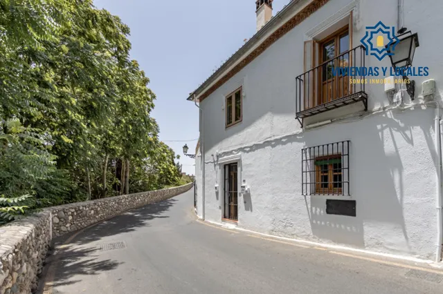 Casa reformada en el Camino del Sacromonte — 46