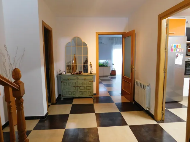 Chalet Adosado en Yuncler 3 Plantas para entrar a vivir — 8