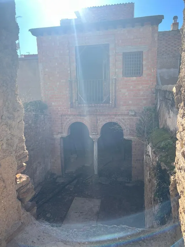 MAGNÍFICA PROPIEDAD EN CASCO HISTÓRICO PARA REFORMAR — 6