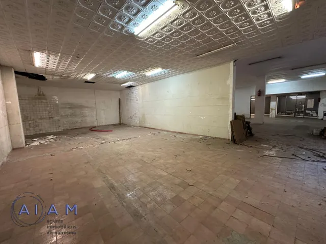 LOCAL COMERCIAL EN VENTA — 23