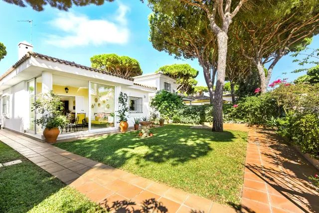 Chalet de 3 dormitorios en Costa Sancti Petri - foto 5