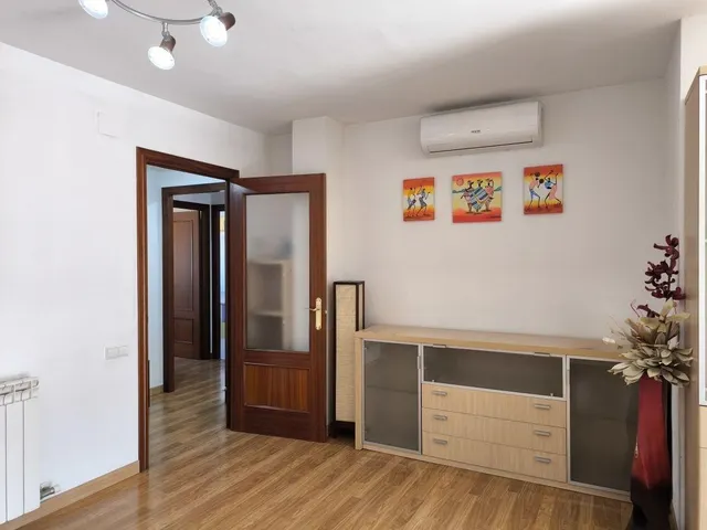 Excepcional vivienda en violant d'hongria con parking doble, trastero y zona comunitaria — 6