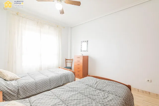 Piso soleado esquina con terraza y piscina comunitaria en El Altet — 19