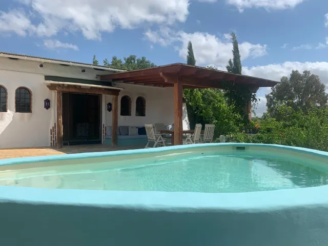 Se alquila chalet en coin buena zona — 7