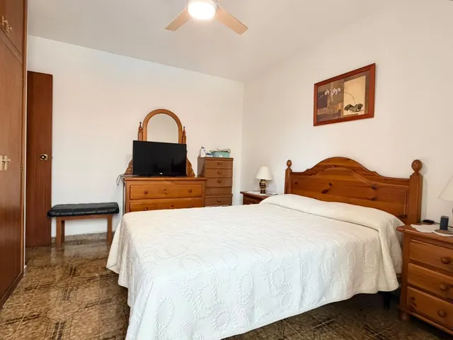 3 dormitorios, jardín, parking, piscina comunitaria. — 19
