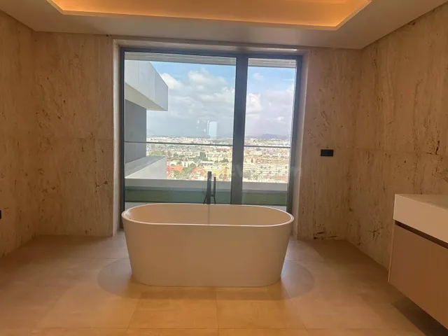 Exclusivo Apartamento de Lujo de 4 Dormitorios en Málaga Towers Vision | Vistas Infinitas al Mar Mediterráneo, Primera Linea de Playa — 33