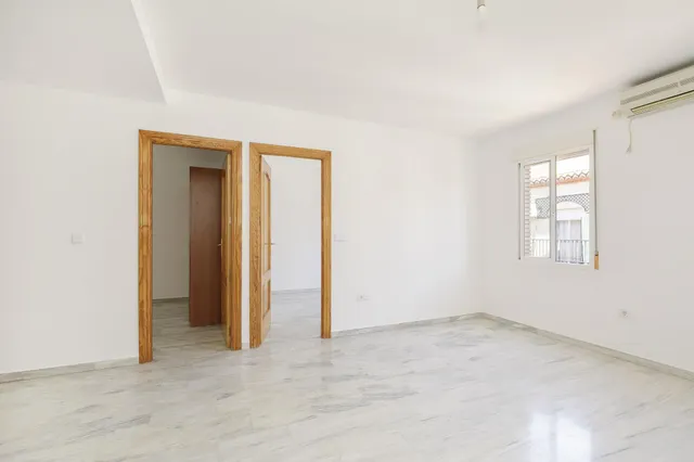 Piso con garaje y trastero — 12