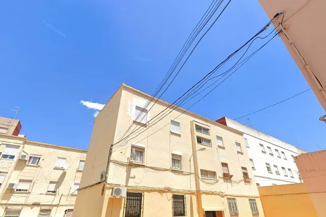 BAJO VIVIENDA DE 3 habitaciones, EXCELENTE INVERSION CON SENTIDO. — 13