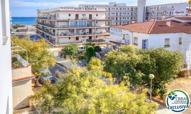 Bonito apartamento a 100 metros del mar en la zona de Salata - foto 4