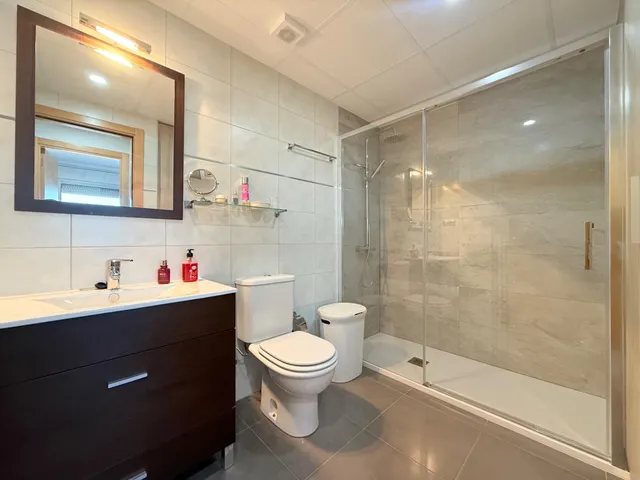 APARTAMENTO CON PISCINA COMUNITARIA Y PARKING EN JESUS I MARIA, DELTEBRE — 21