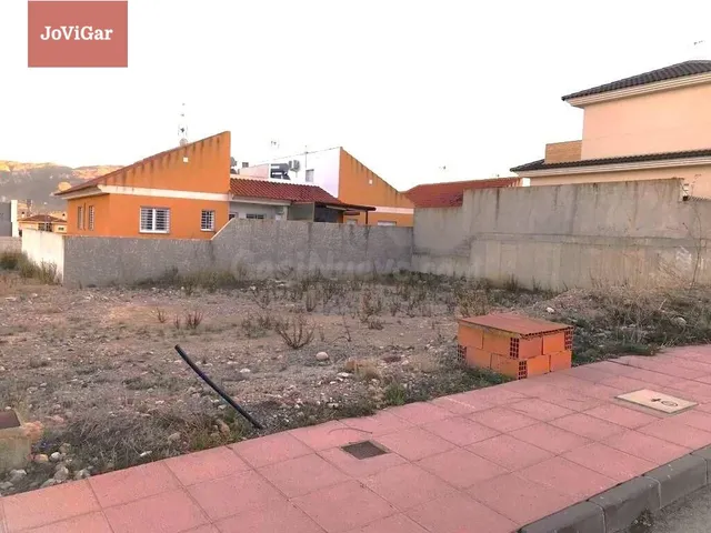 a 20 minutos de Murcia. Solar de 340 m2
