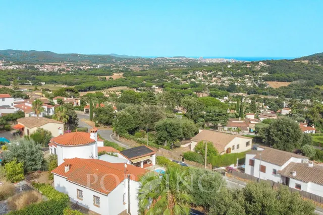 Villa con piscina privada, jardín y vistas al mar y montaña  - foto 3