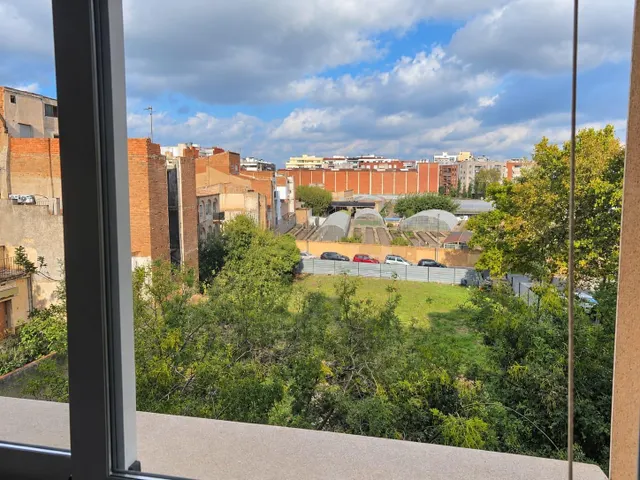 Piso exterior de 4 habitaciones con balcón y parking incluido en el centro de Reus — 14