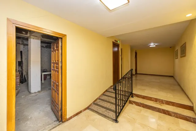 Local comercial de 150 m2 entre Camino de Ronda y Alhamar – doble acceso — 16