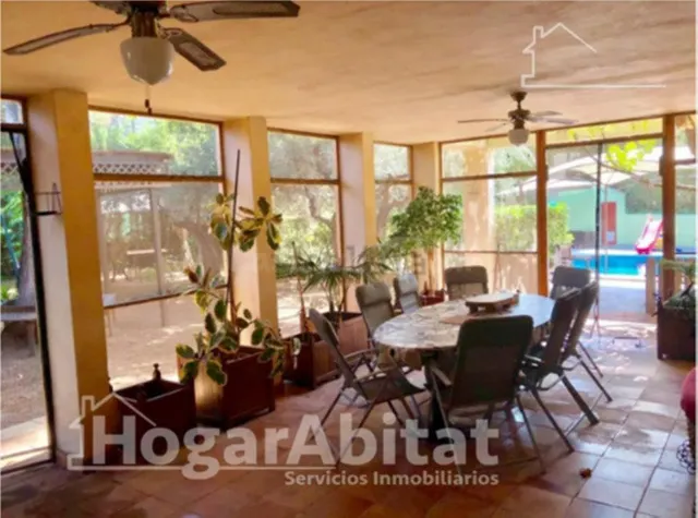 CHALET CON PISCINA, TERRAZA, GARAJE Y BARBACOA — 3