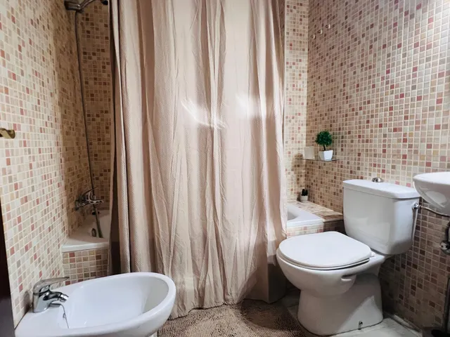 Apartamento en urbanización cerrada en San Isidro, ideal para inversión — 6