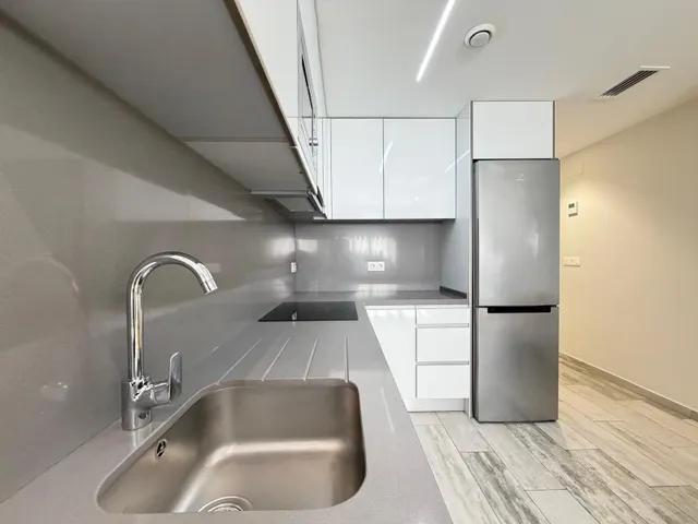 Apartamento 1 habitación 60m² en venta - Estacion de autobuses — 34