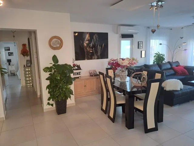 Hermosa villa con dos apartamentos separados y un estudo — 13