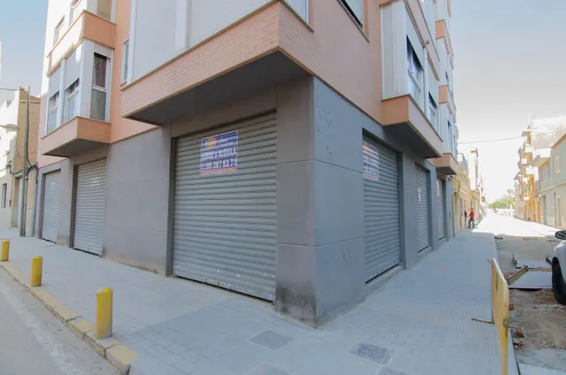 AMPLIO LOCAL EN PAIPORTA — 8