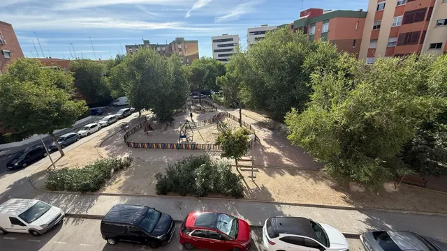 Amplio Piso en el Corazón del Casco Histórico de Vallecas — 2