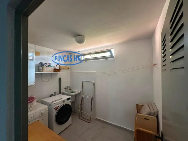 Bungalow de 260 m2 con jardín, buhardilla y garaje en urbanización con piscina en Ciudad Jardín, Alicante — 39