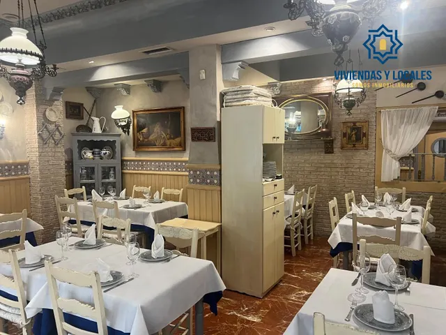 SE TRASPASA RESTAURANTE TOTALMENTE INSTALADO Y FUNCIONANDO JUNTO PLAZA DE GRACIA Y CALLE RECOGIDAS — 5