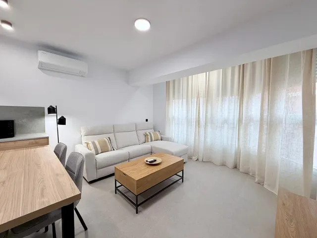 Precioso piso totalmente reformado en alquiler de larga temporada — 17