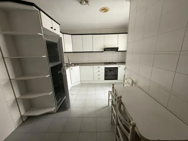 ACOGEDOR PISO EN AVENIDA JUAN CARLOS I — 3