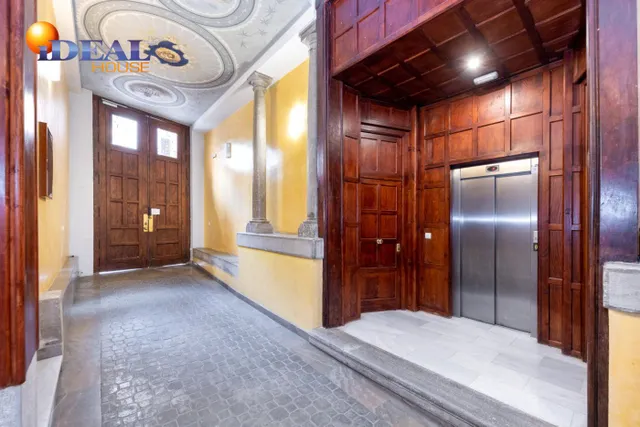 LOCAL EN VENTA JUNTO PLAZA ISABEL LA CATÓLICA — 4