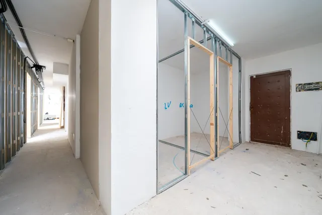 LOCAL DE 284 m2 EN ZONA CASTILLO DE BELLVER — 17