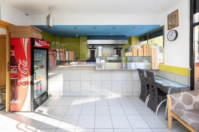 VENTA DE LOCAL EN URBANIZACION PARQUE NUEVA GRANADA (GRANADA) — 3