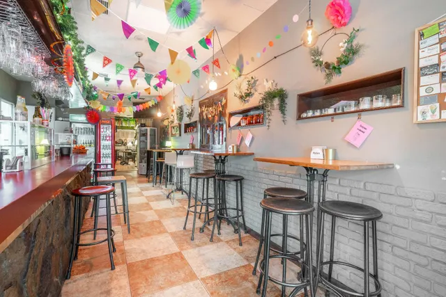 Oportunidad de Traspaso: Bar Restaurante en Funcionamiento en Oviedo — 15
